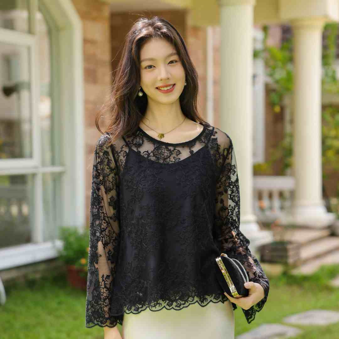 法式浪漫洋气蕾丝钩花镂空长袖防晒罩衫女时尚微透内搭外穿上衣