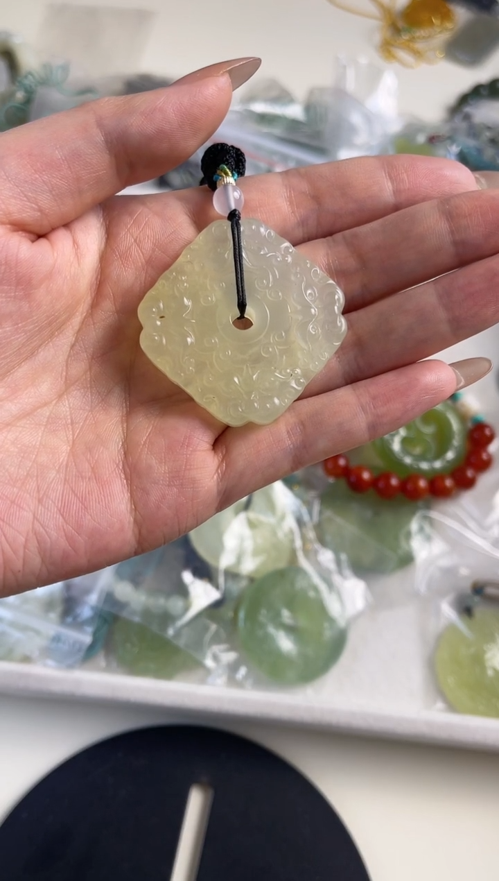 【闪购商品】蛇纹石玉手链合金.
