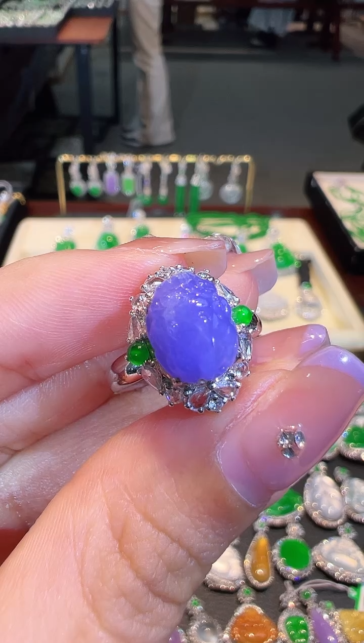 【闪购商品】翡翠戒指18K金镶嵌翡翠