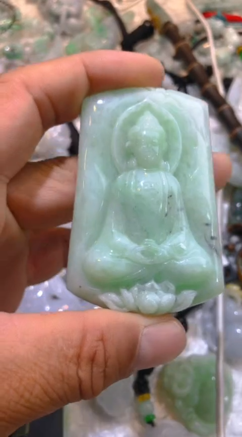 【闪购商品】翡翠吊坠(不含链)未镶嵌大日如来