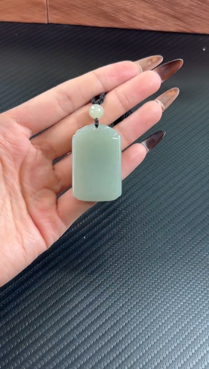 吊坠(赠链)未镶嵌和田玉且末近矿微色差j