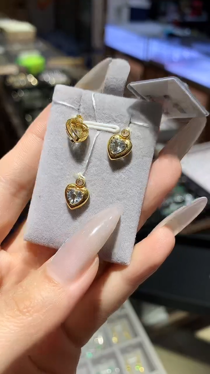 【闪购商品】海蓝宝石吊坠(不含链)18K金镶嵌吊坠多样性发一