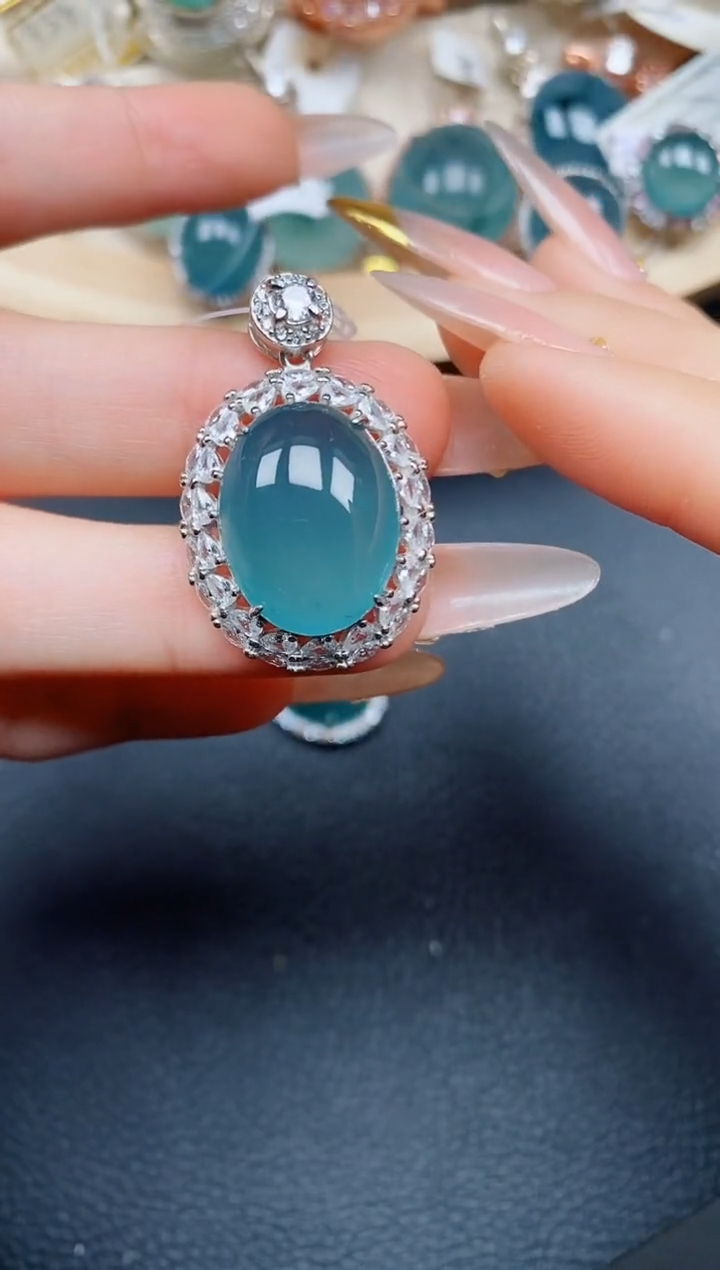 【闪购商品】翡翠吊坠(赠链)银S925镶嵌翡翠