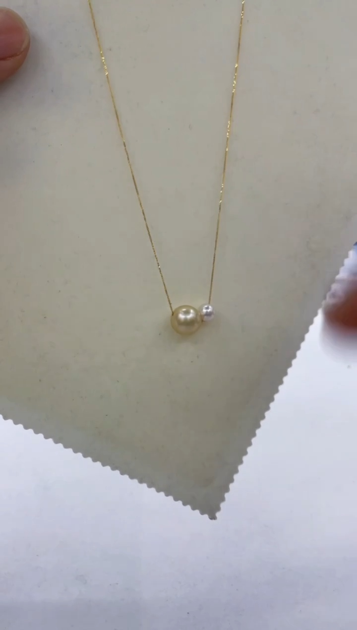 18K金镶嵌颈饰海水珍珠  