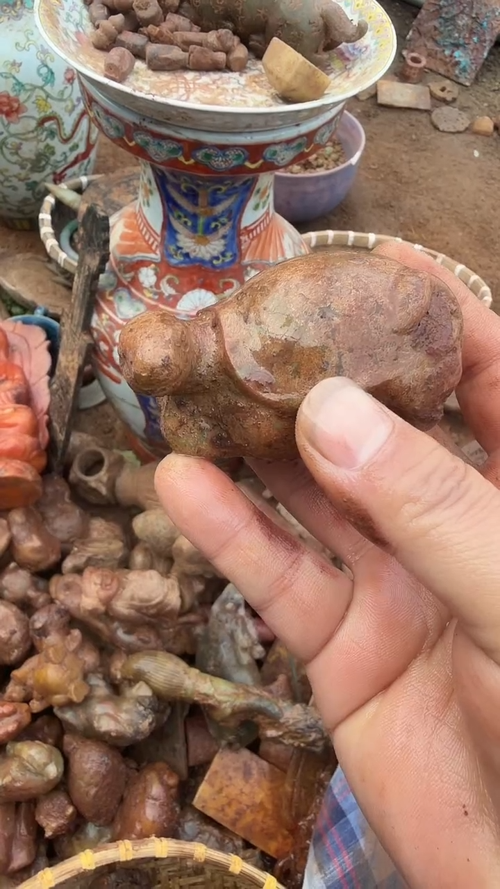 未镶嵌岫岩河磨玉（透闪石质玉）挂件浓*猫岫岩河磨玉