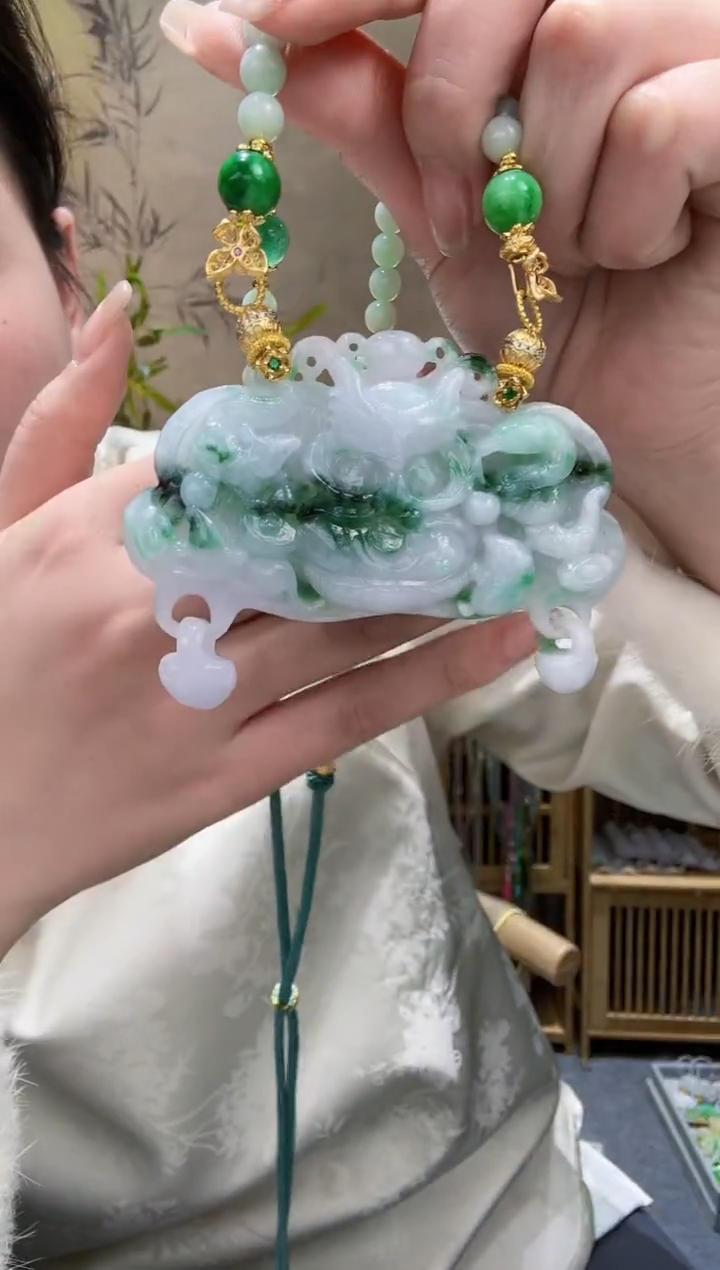 【闪购商品】翡翠颈饰未镶嵌吊坠