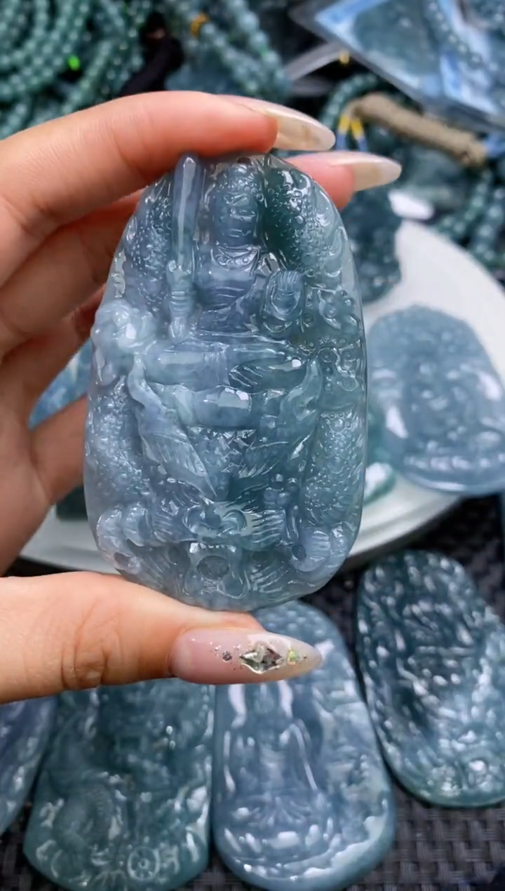 【闪购商品】翡翠颈饰未镶嵌          