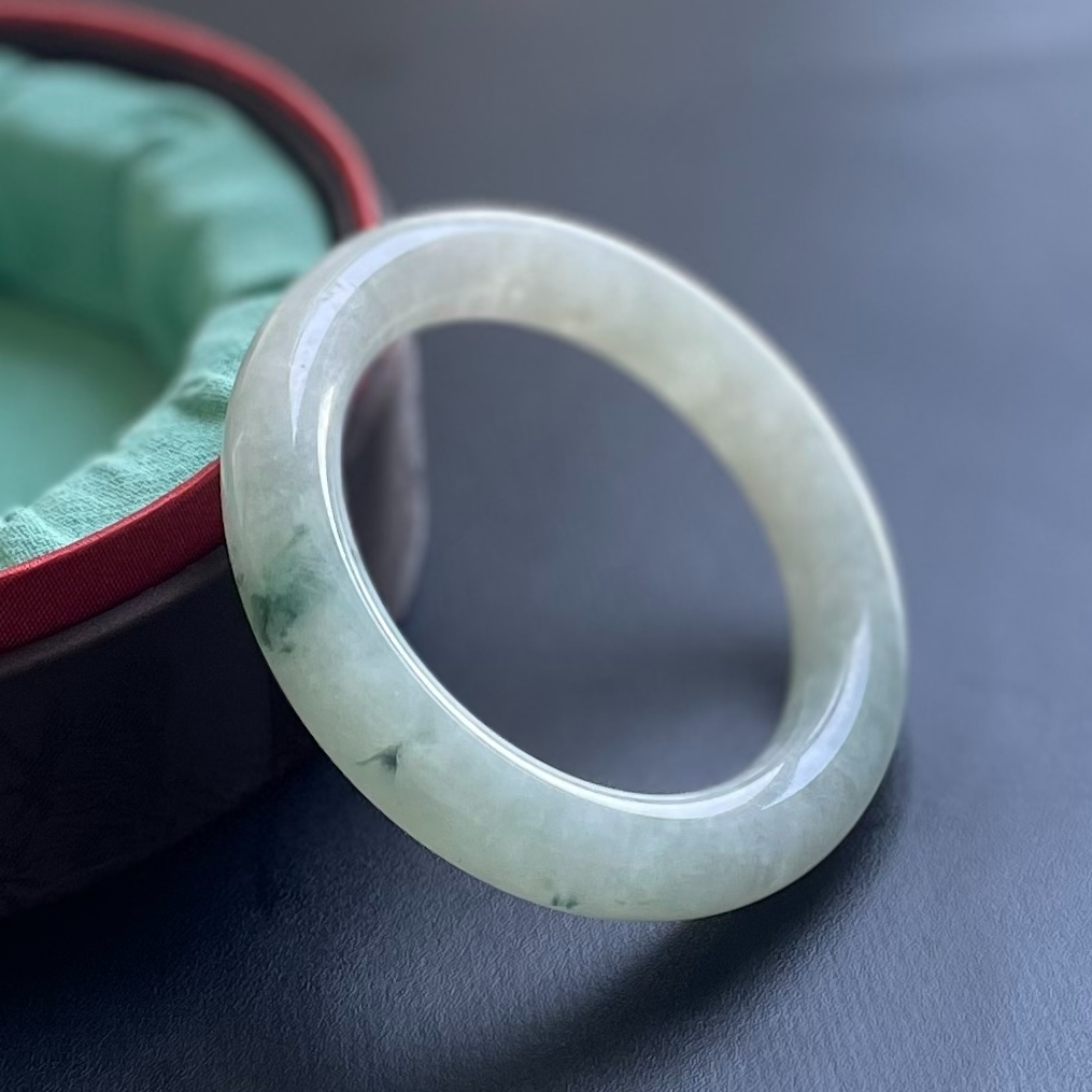 【静心】飘花胖条兰花复古老翡翠手镯（圈口55.5）