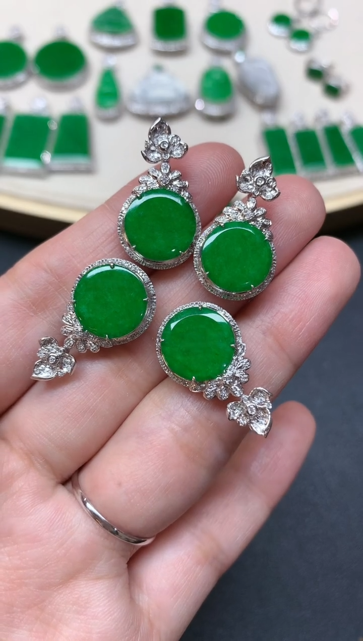 【闪购商品】翡翠吊坠(不含链)18K金镶嵌Q153|3800|多样性发其一