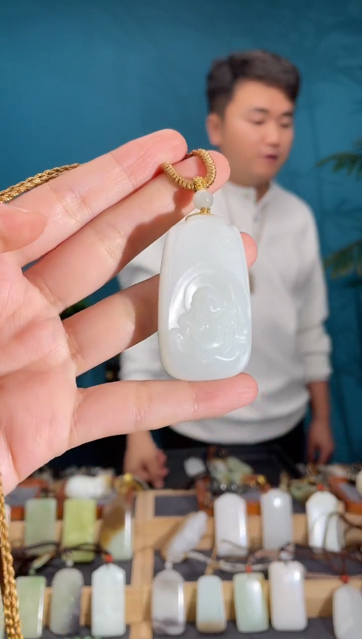 颈饰未镶嵌和田玉1