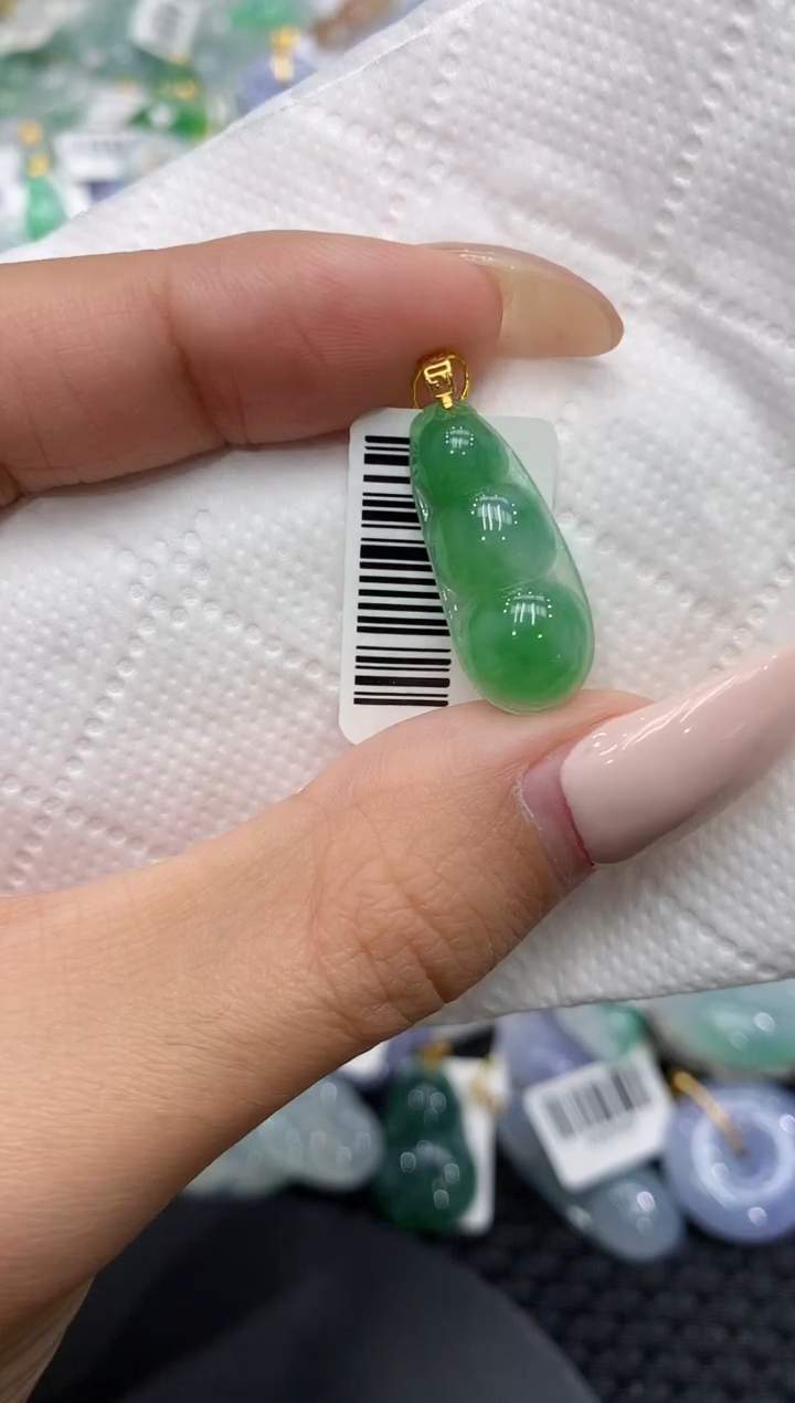 颈饰18K金镶嵌翡翠111111111111