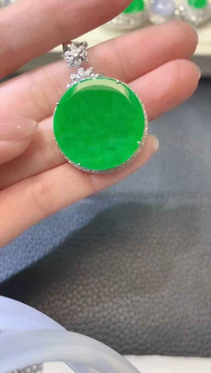 【闪购商品】翡翠吊坠(不含链)18K金镶嵌A18多样性发一件