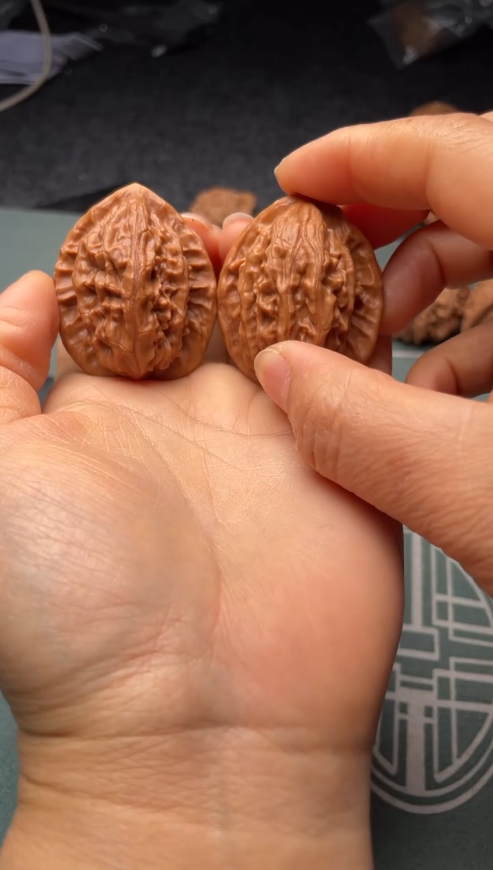 把件文玩核桃w166 大红袍 37尺