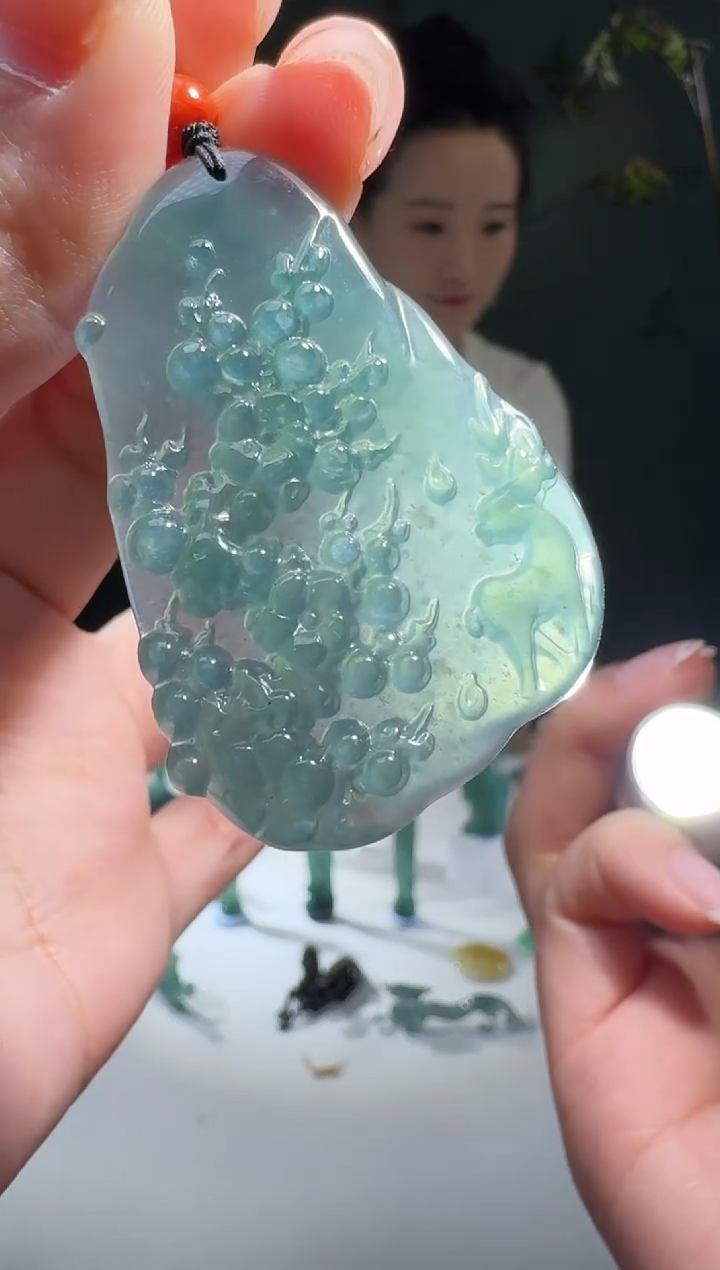 【闪购商品】翡翠颈饰未镶嵌天然A货翡翠梅花牌