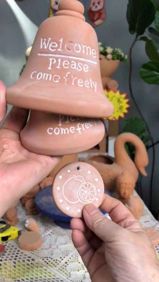 红陶摆件 红陶色 套装 风铃配水果牌子