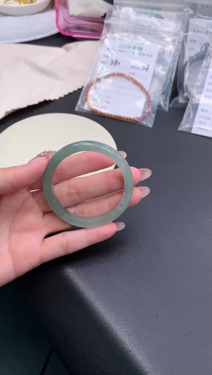 未镶嵌定制翡翠48小时鉴赏期 退货不扣服务费