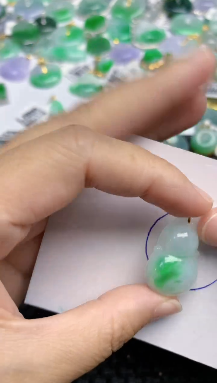 颈饰18K金镶嵌翡翠天然缅甸A货翡翠百元以上9元证书费自理