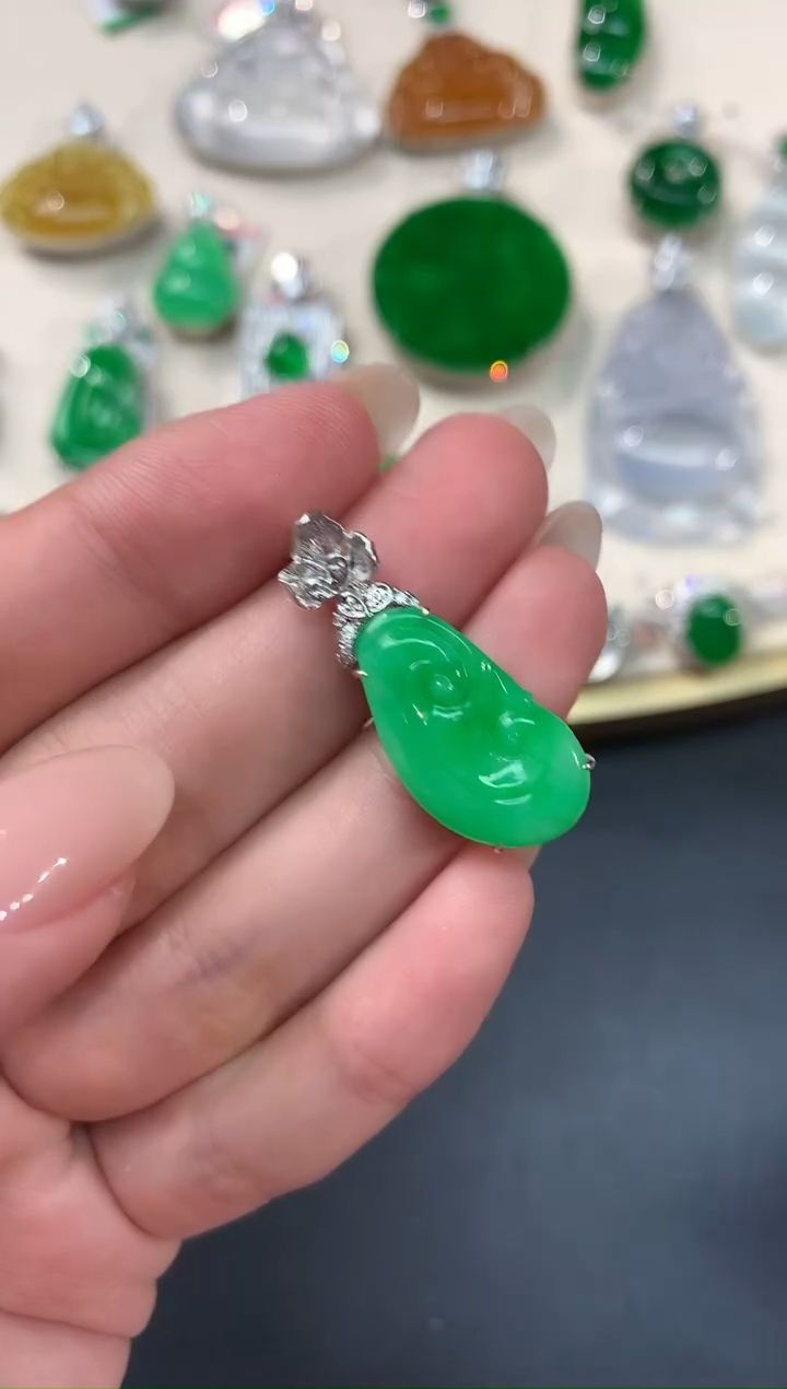 【闪购商品】翡翠吊坠(不含链)18K金镶嵌A292|3980