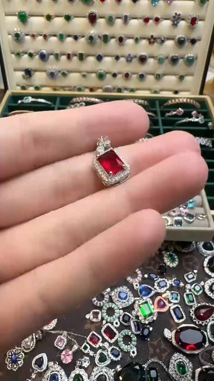 颈饰未镶嵌红宝石红宝石吊坠