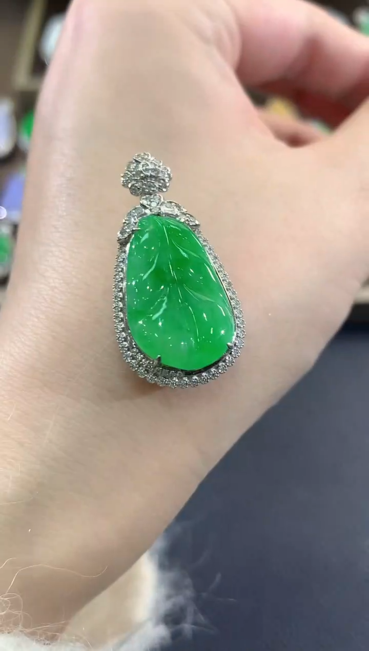 吊坠(不含链)18K金镶嵌翡翠b108 