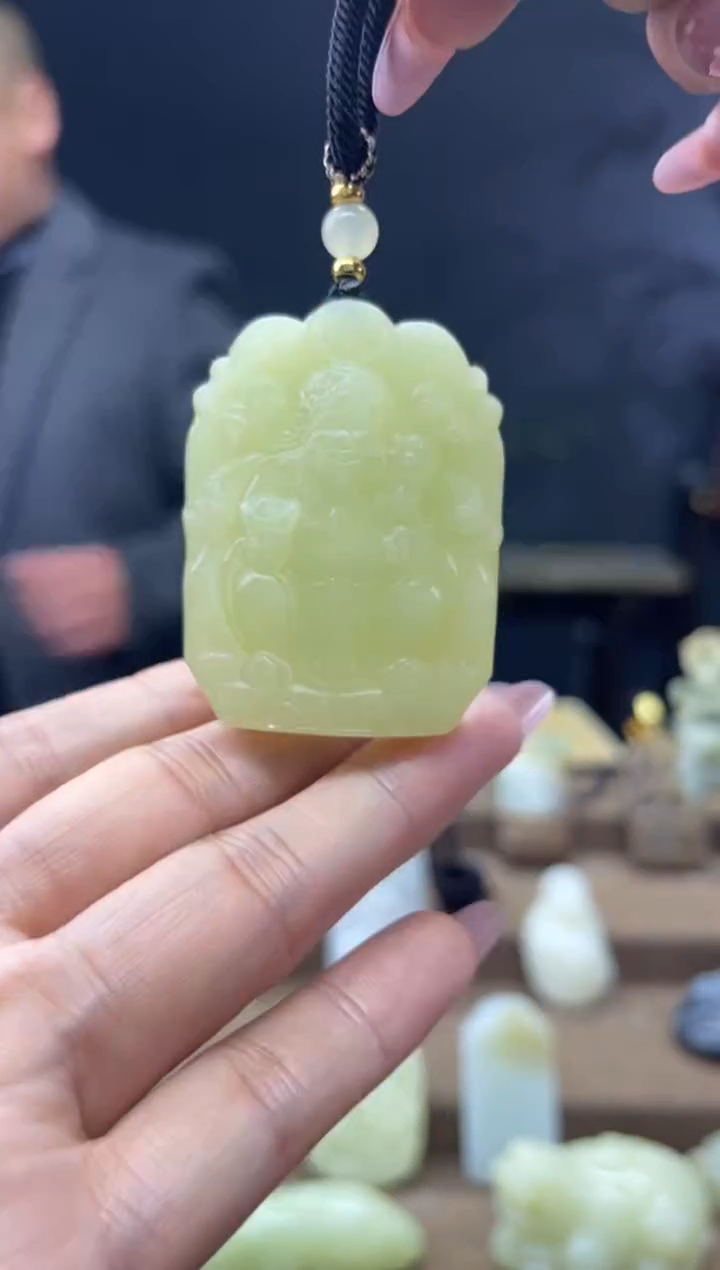 颈饰未镶嵌和田玉1