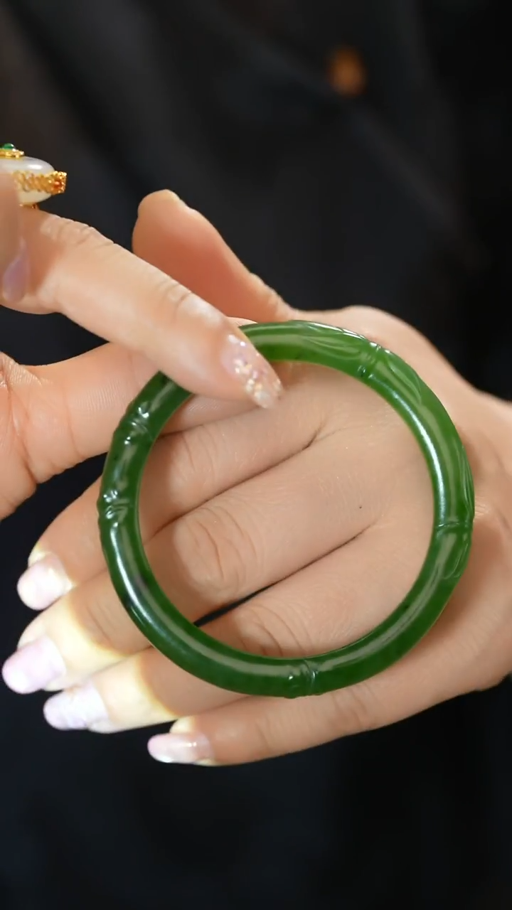 未镶嵌手镯和田玉圈口56
