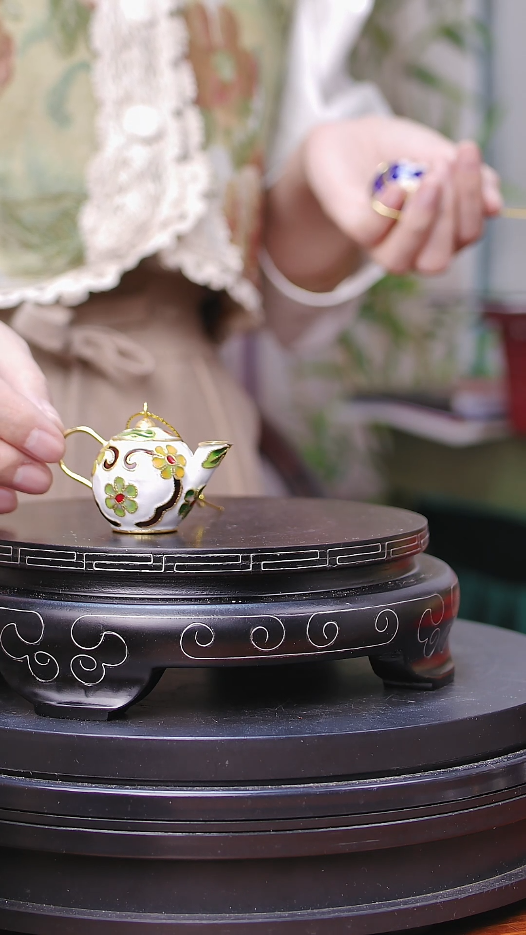 【闪购商品】非遗技艺 景泰蓝把把壶白色