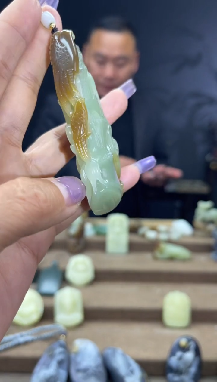 颈饰未镶嵌和田玉1