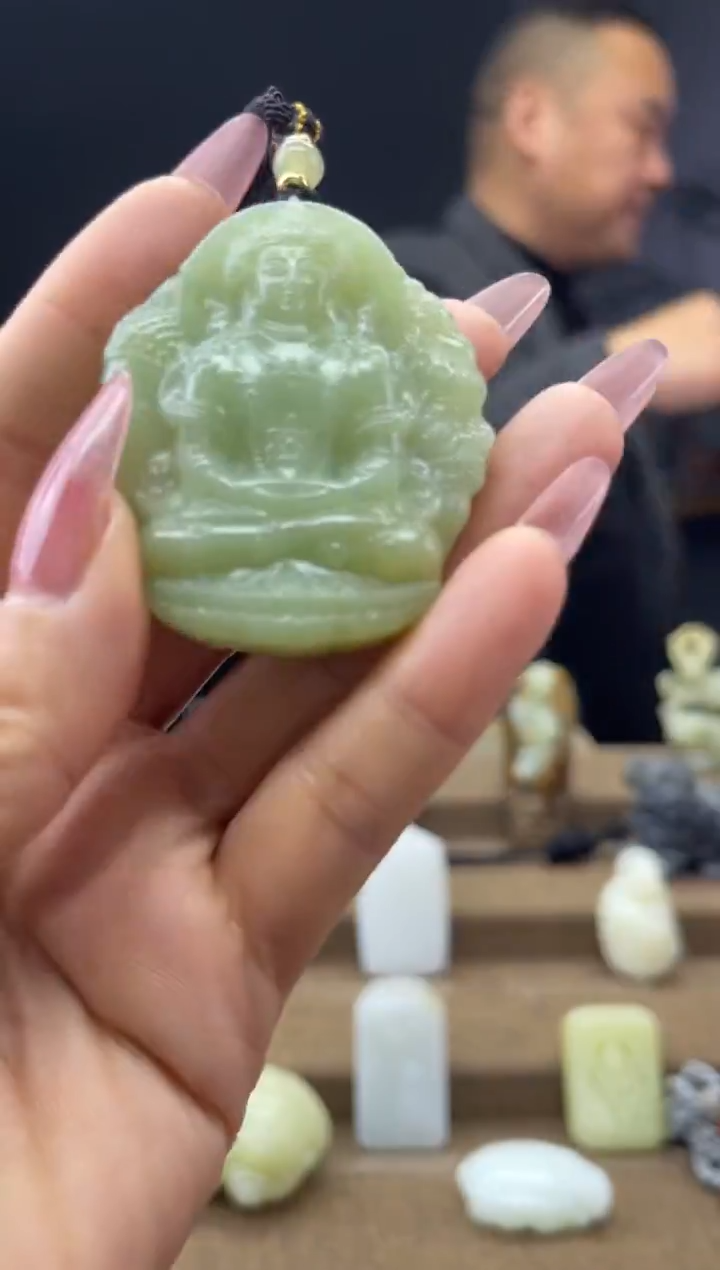 颈饰未镶嵌和田玉1