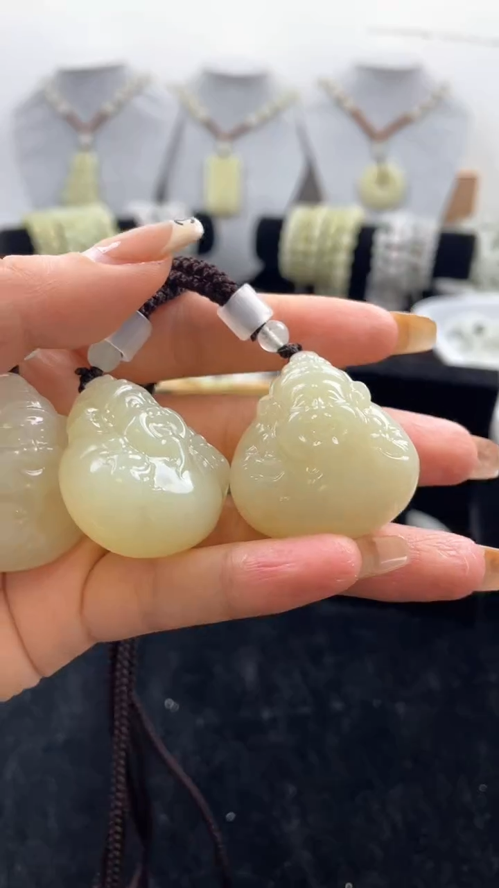 【闪购商品】和田玉吊坠(赠链)未镶嵌天然和田玉福袋财神吊坠