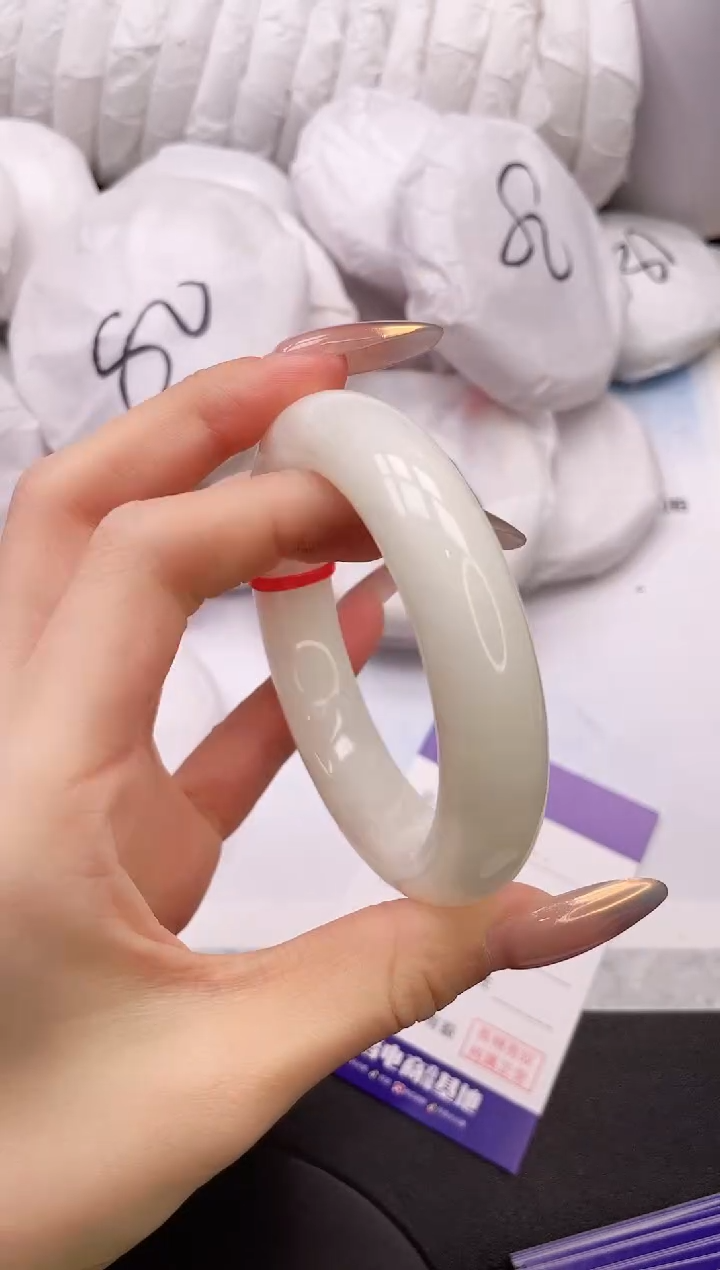 【闪购商品】和田玉手镯未镶嵌8K112-56