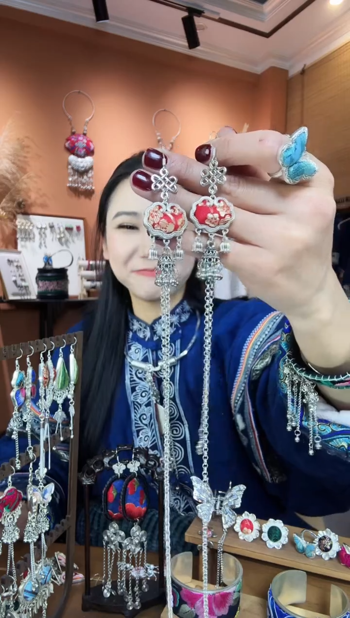 【闪购商品】刺绣纯手工民族风耳环