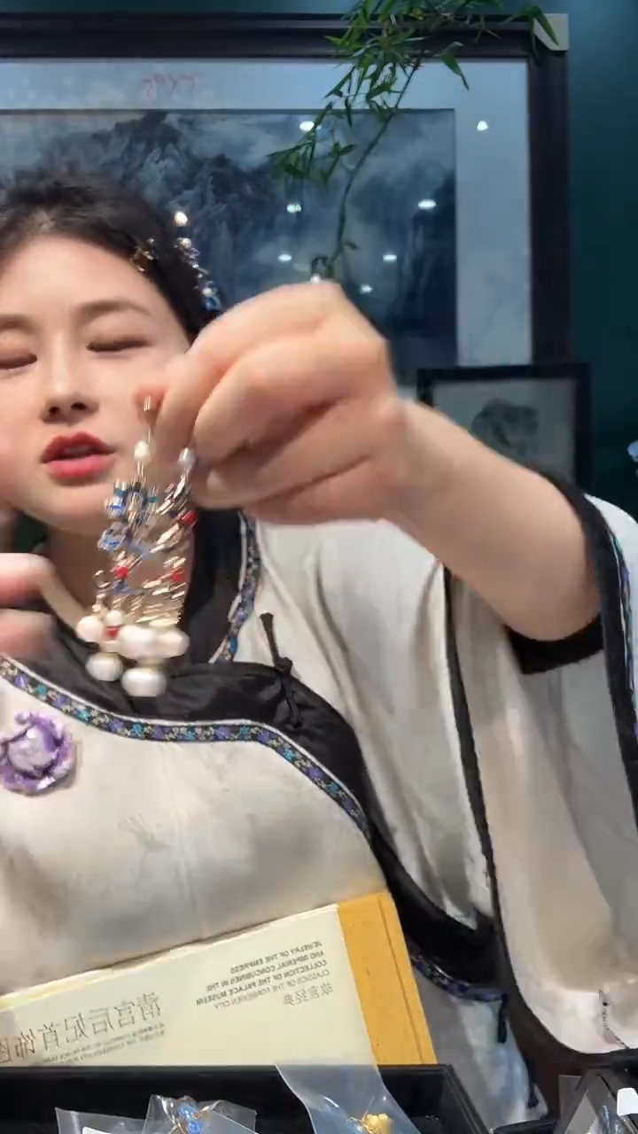 无铜合金非遗点翠饰品