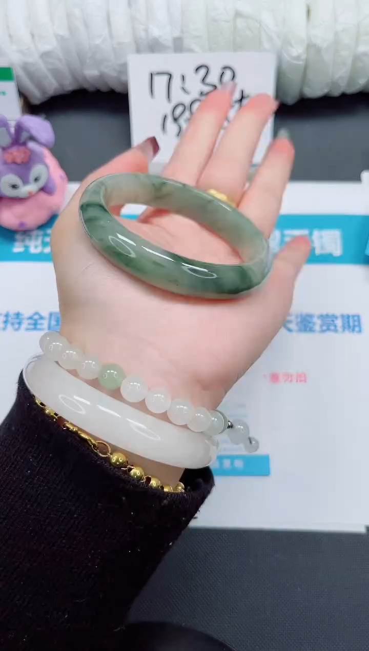 【闪购商品】石英质玉手镯未镶嵌92