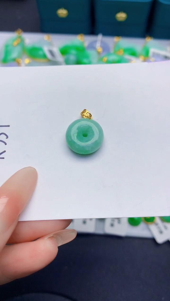 颈饰未镶嵌翡翠缅甸天然翡翠A货