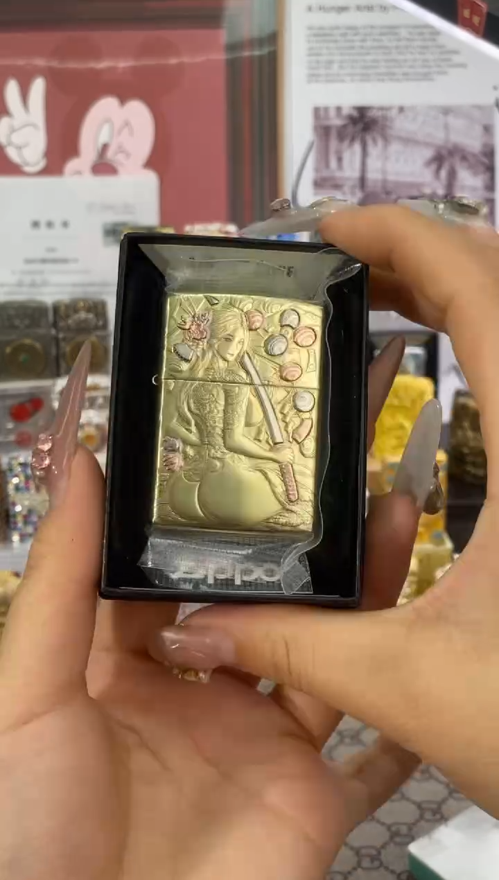 镜面Zippo鹰皇黄铜盔甲刀女