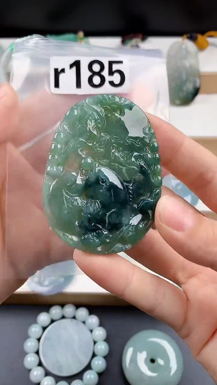 颈饰未镶嵌翡翠天然翡翠吊坠挂件