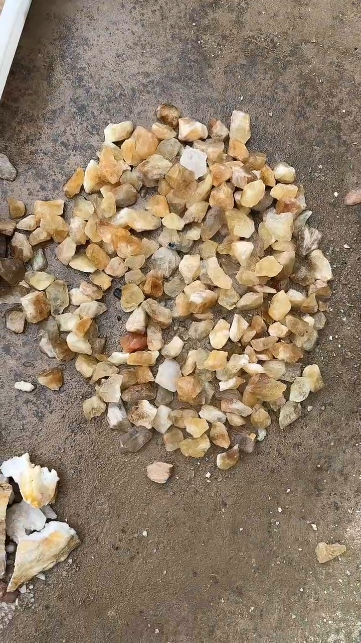 【闪购商品】水晶摆件未镶嵌黄水晶500g