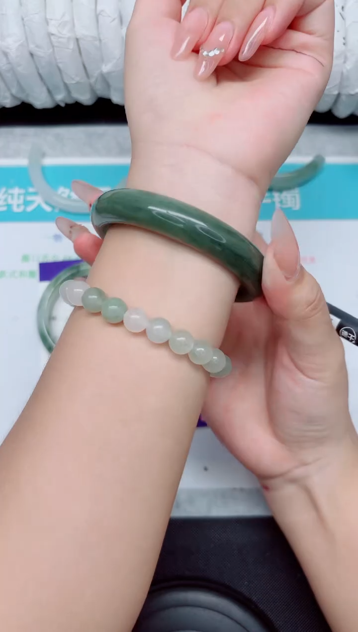 石英质玉手镯未镶嵌76-60