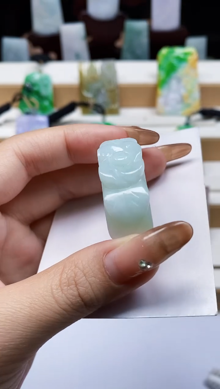 颈饰未镶嵌翡翠1