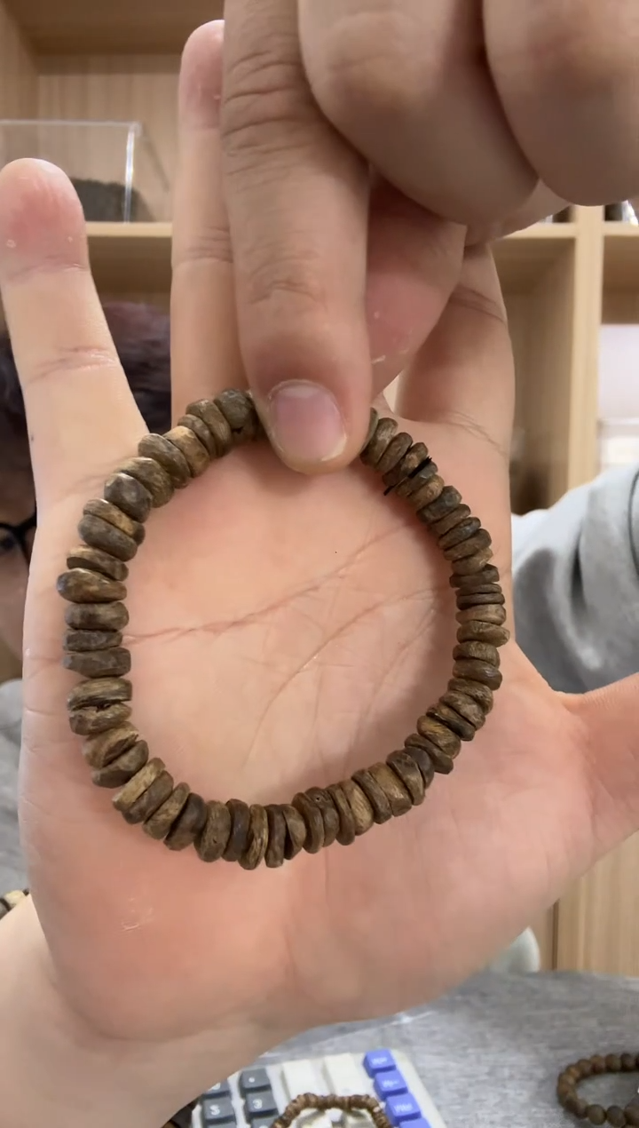 【闪购商品】沉香手串08斯里兰卡随型单圈 多样性发其一