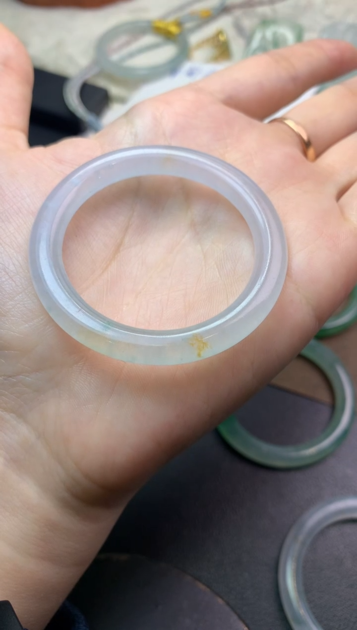 未镶嵌定制翡翠豆**啡毛货