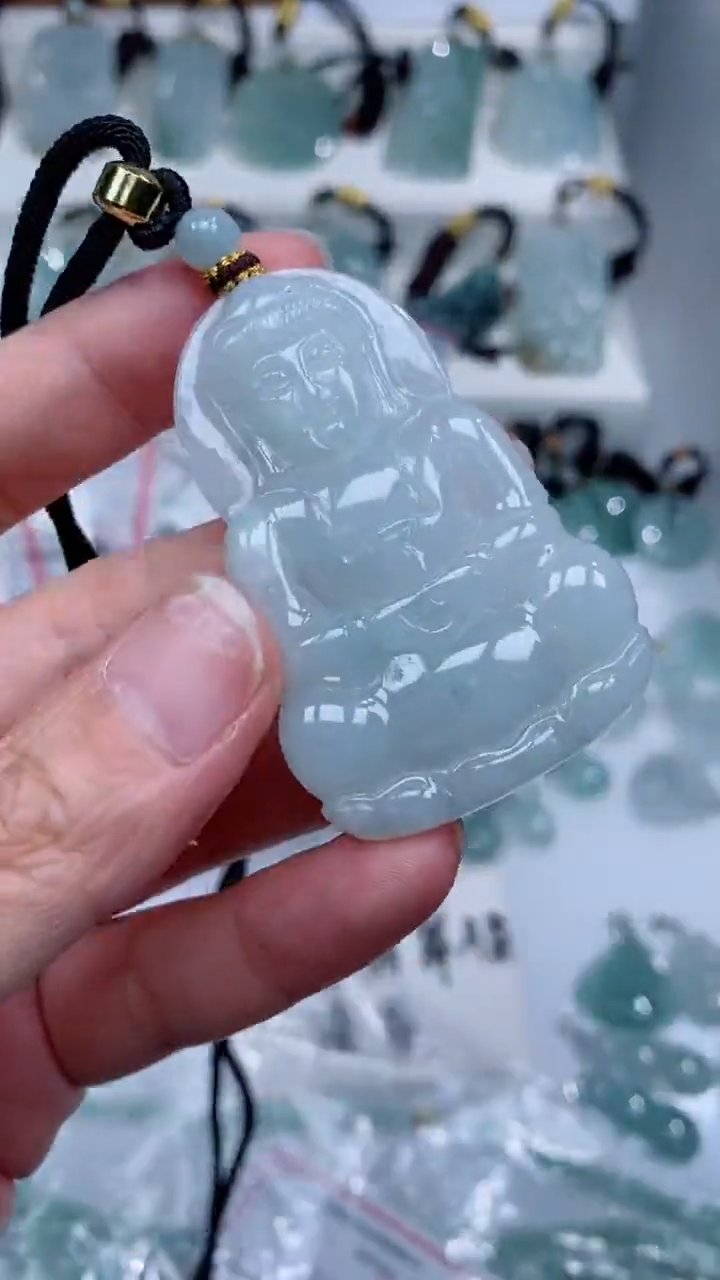 颈饰未镶嵌翡翠吊坠