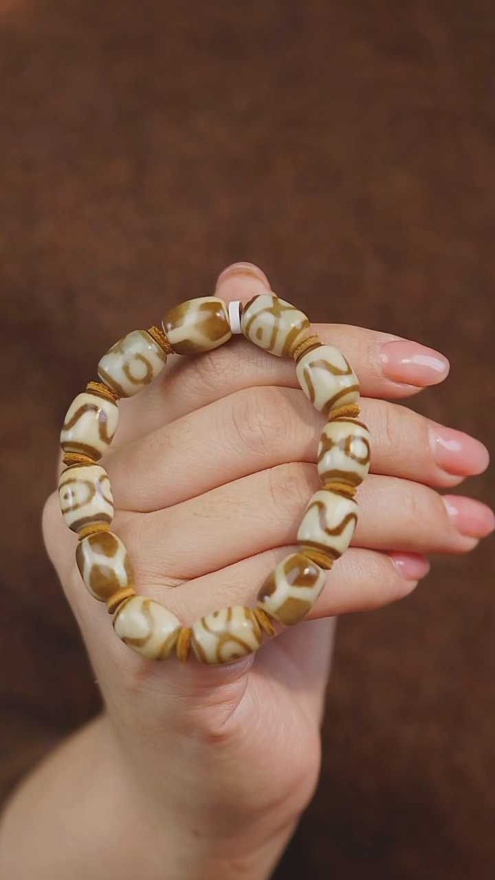 【闪购商品】玛瑙/玉髓手串未镶嵌多样性发其一