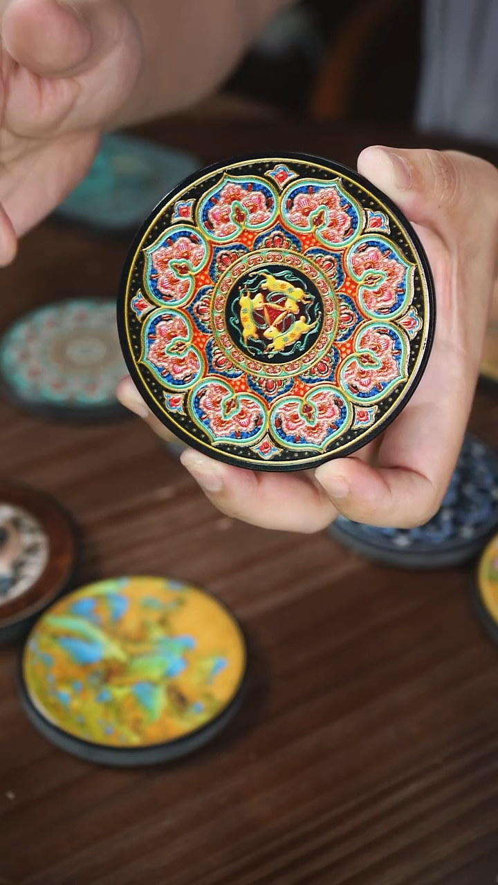 壹藏贰宝三兔共耳杯垫一片