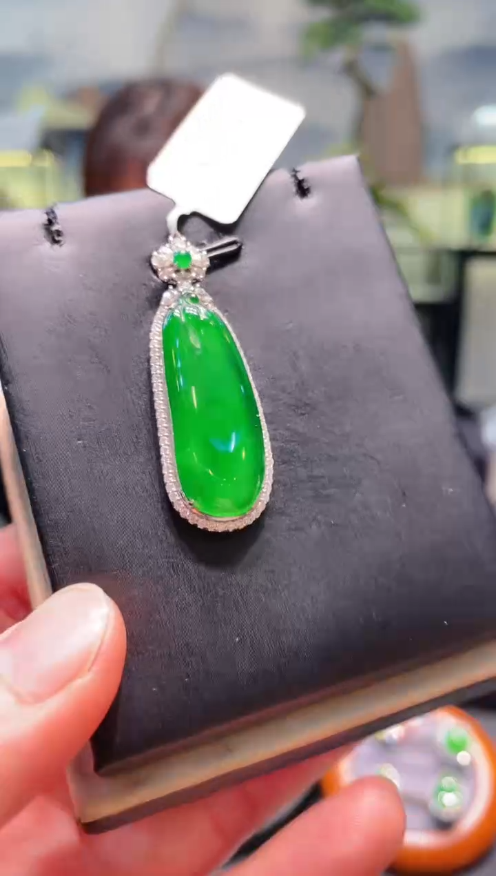 【闪购商品】翡翠颈饰18K金镶嵌A74天然A货翡翠