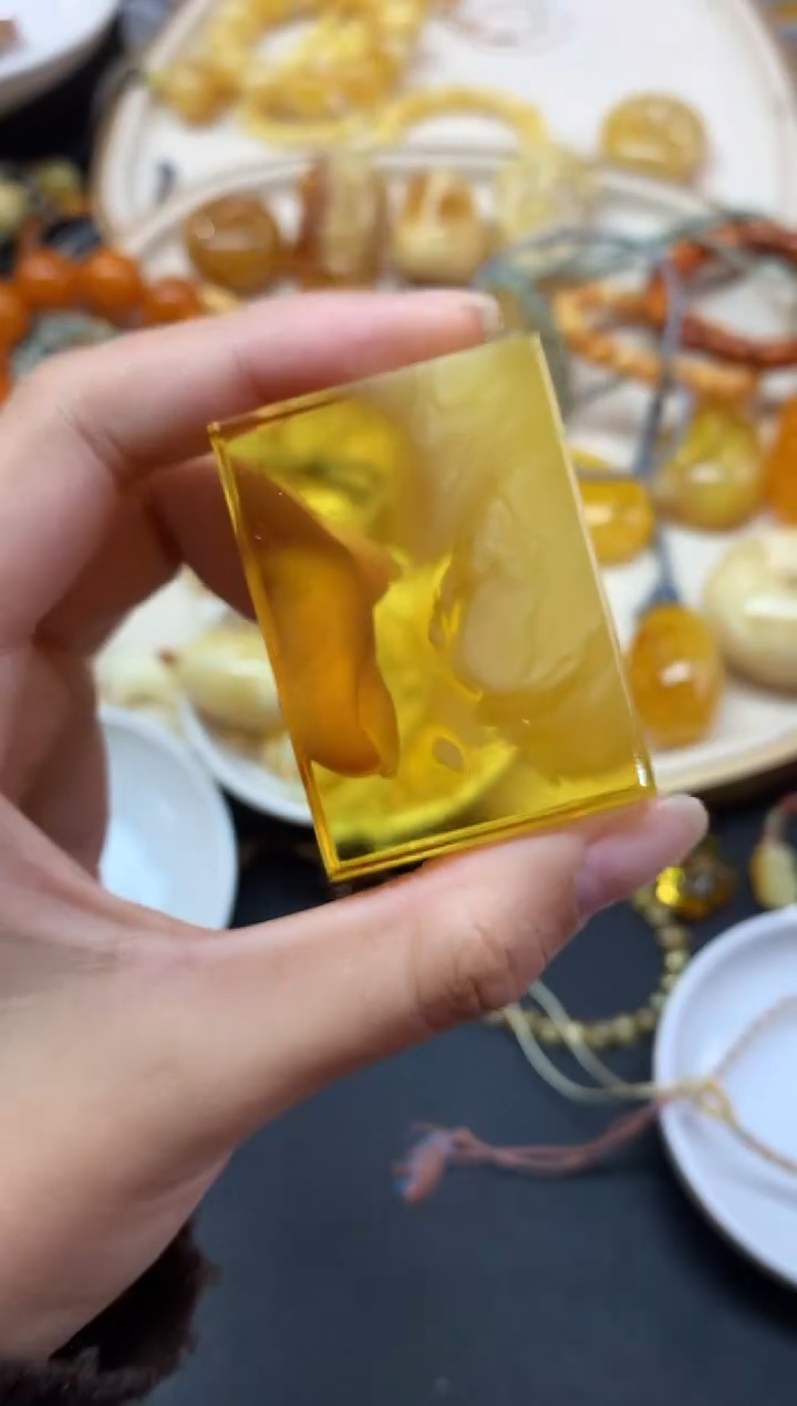 【闪购商品】蜜蜡裸石未镶嵌吊坠A408|3980