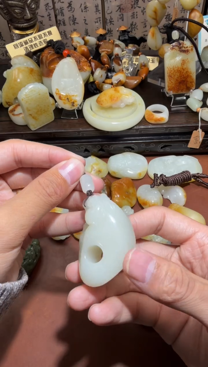 未镶嵌和田玉挂件和田玉