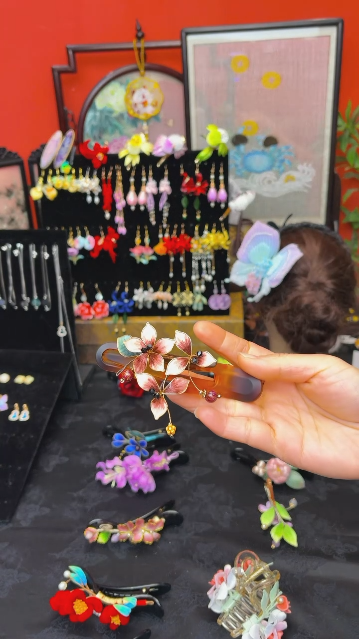 刺绣非遗手工绒花饰品