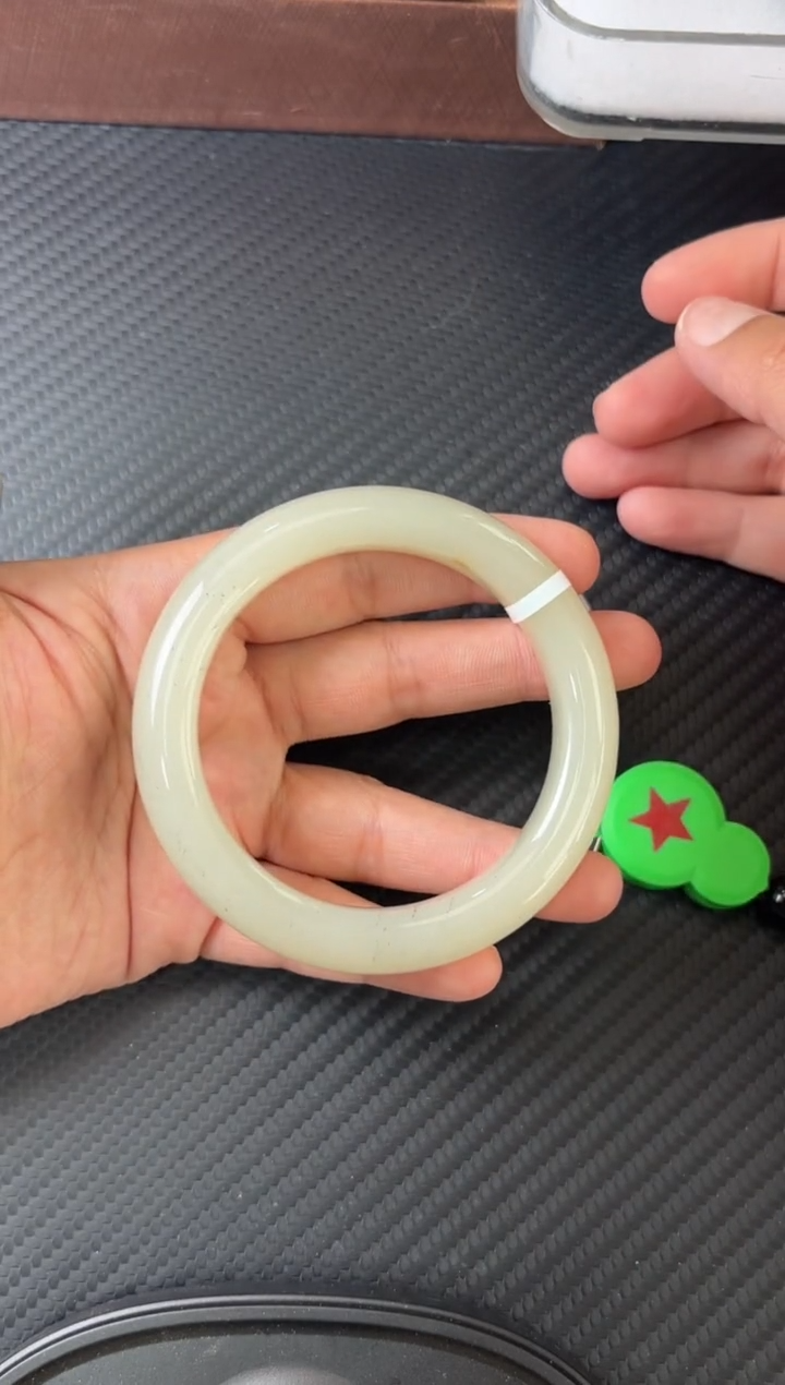 未镶嵌手镯和田玉黑山微色差58+mMS